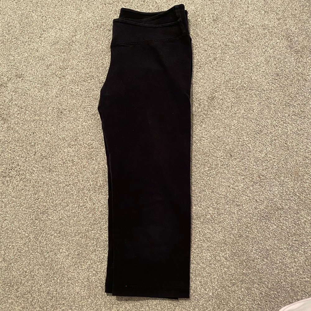 Cropped black active wear leggings